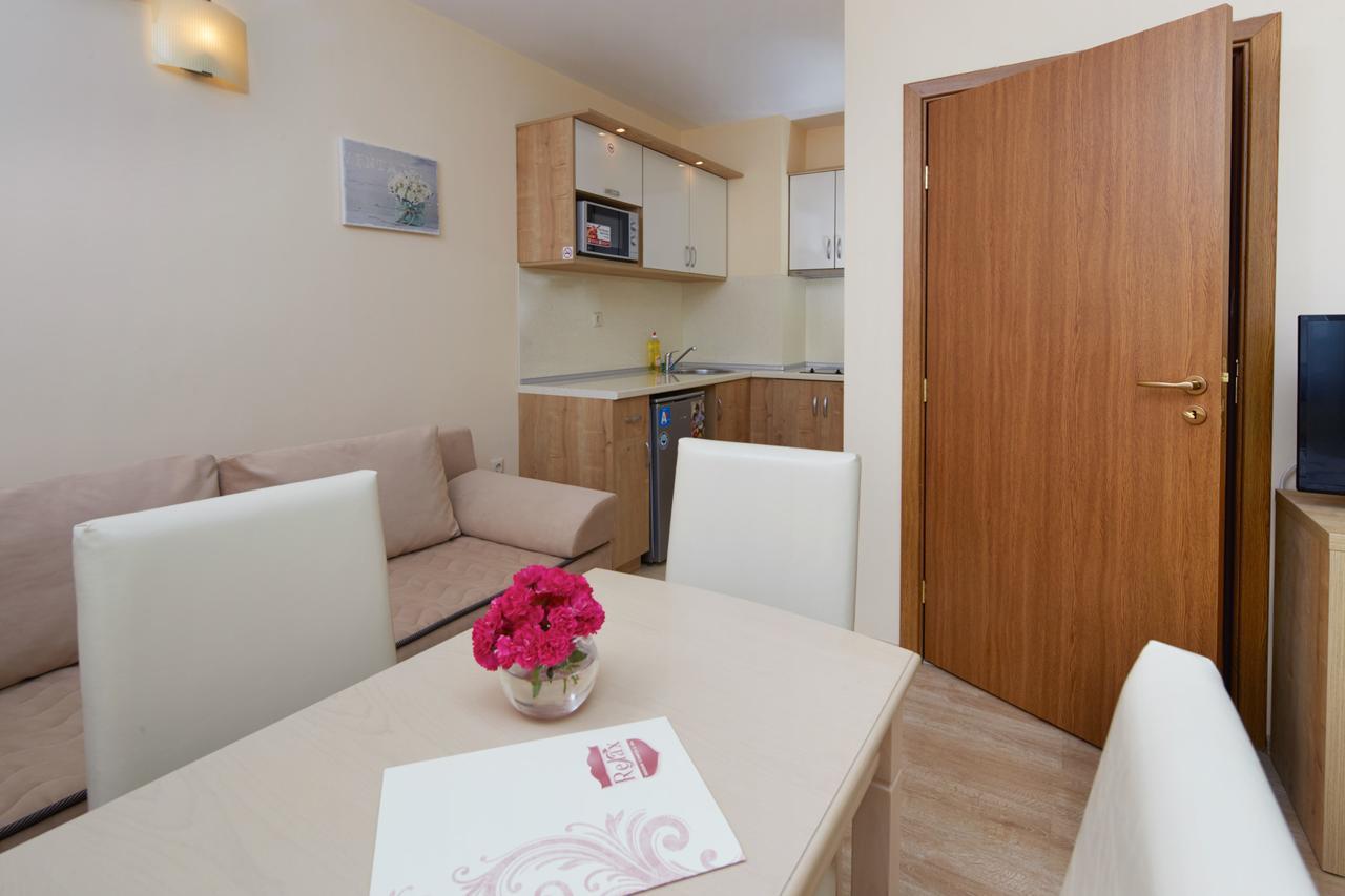 Studio (2 Adults + 1 Child)