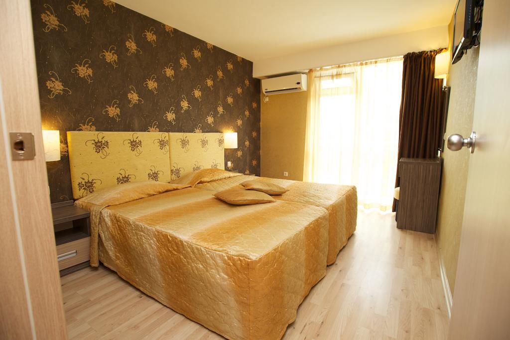 One-Bedroom Suite Balcony,68012294:JPEG