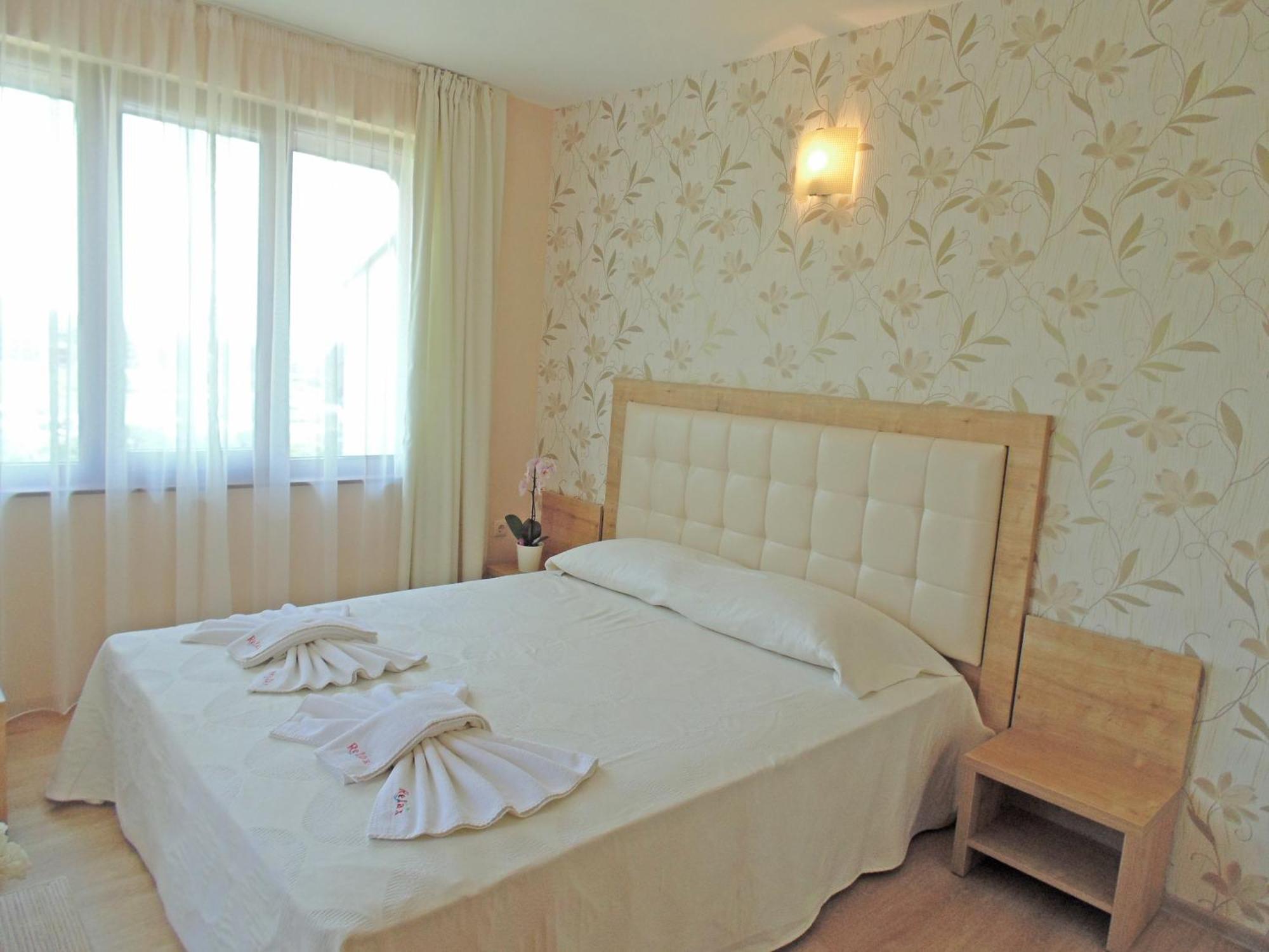 One-Bedroom Apartment,665494041:JPEG